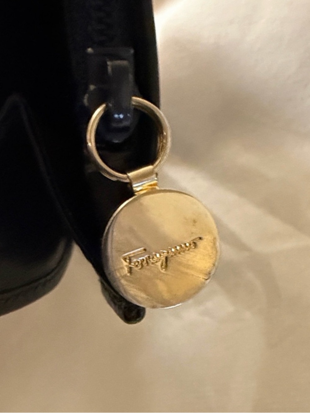 ✨ Authentic Salvatore Ferragamo Black Leather Wallet with unbranded Gold Chain ✨ - Picture 7 of 10